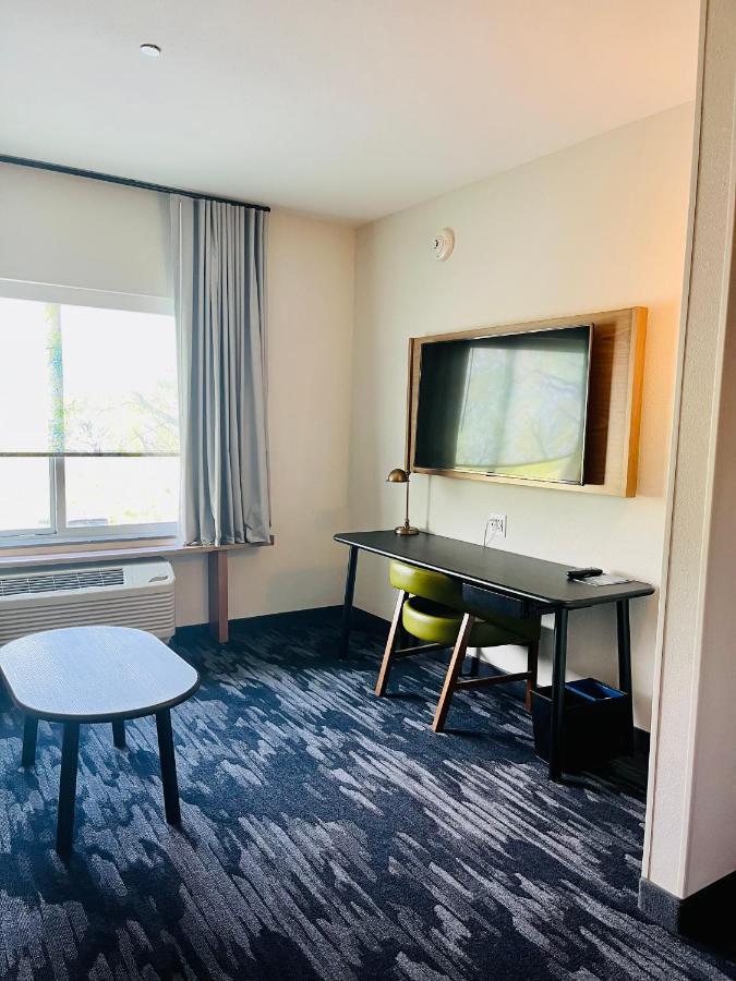 Fairfield Inn & Suites By Marriott סטאונטון מראה חיצוני תמונה