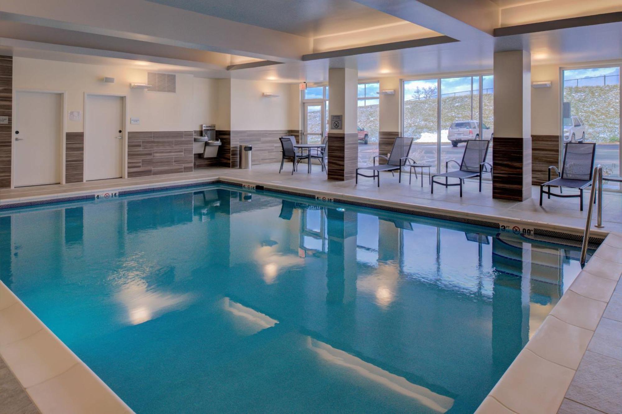 Fairfield Inn & Suites By Marriott סטאונטון מראה חיצוני תמונה