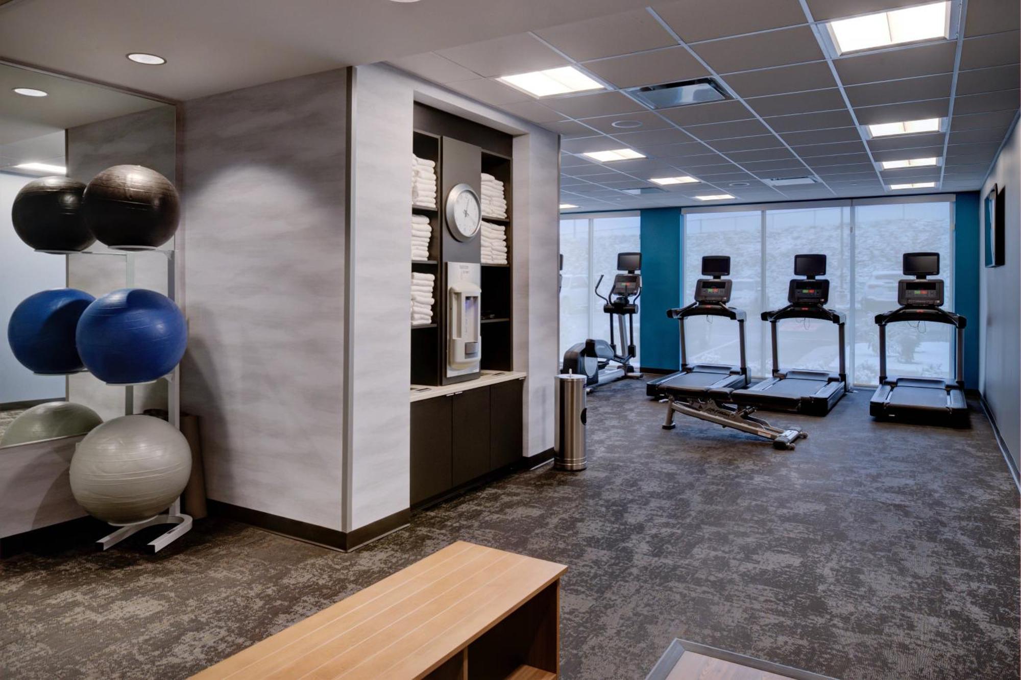Fairfield Inn & Suites By Marriott סטאונטון מראה חיצוני תמונה