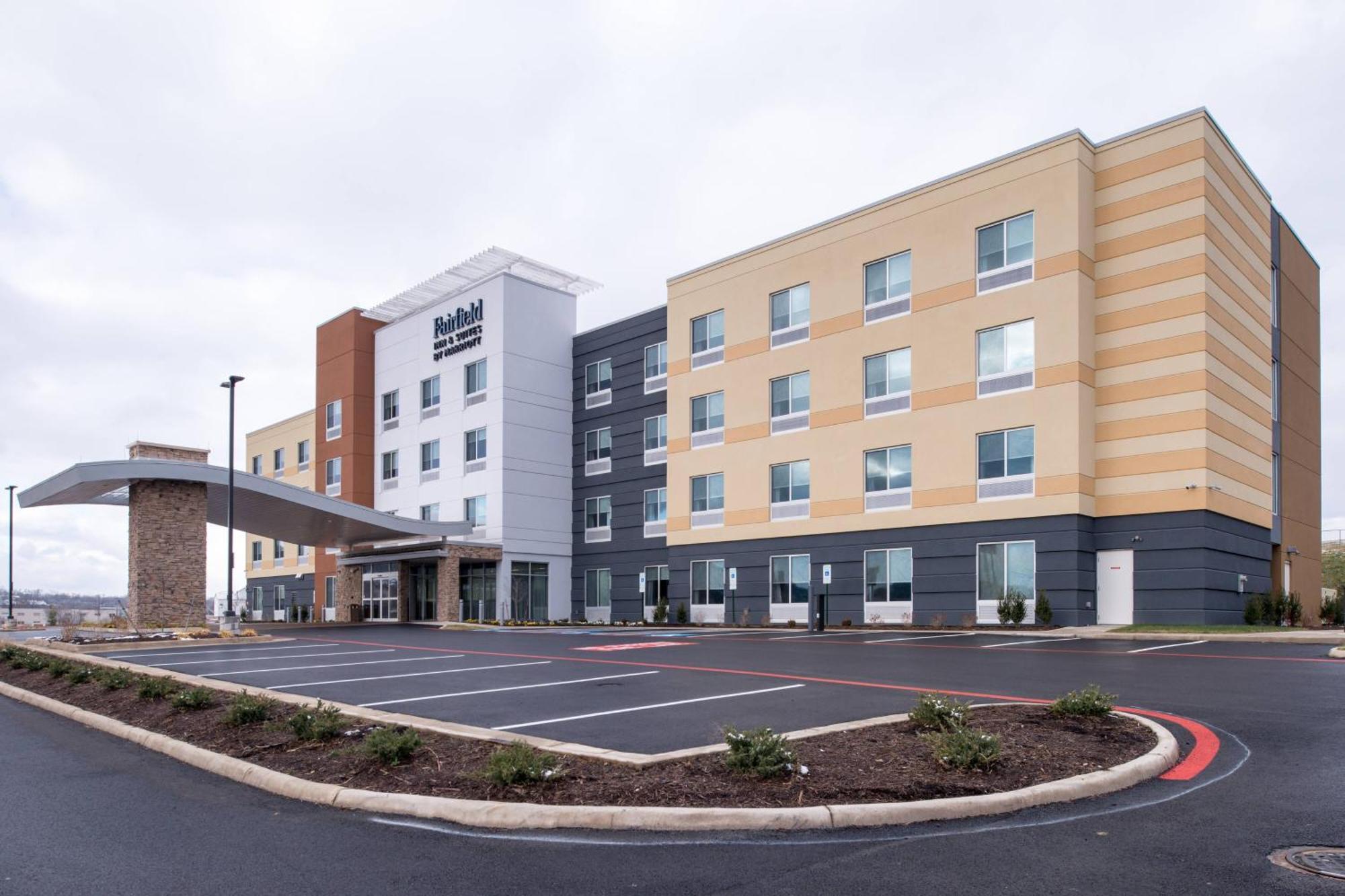 Fairfield Inn & Suites By Marriott סטאונטון מראה חיצוני תמונה
