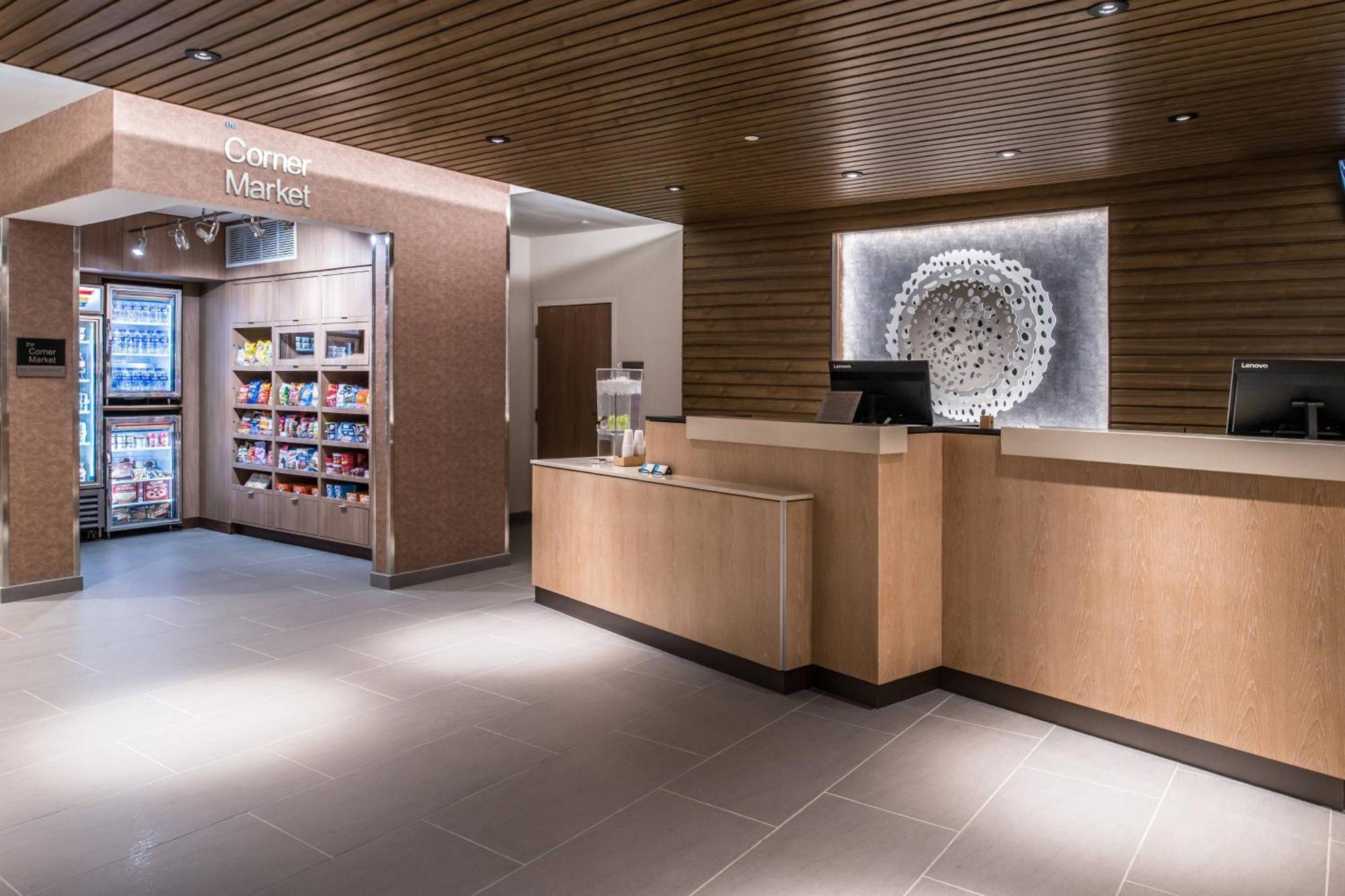Fairfield Inn & Suites By Marriott סטאונטון מראה חיצוני תמונה